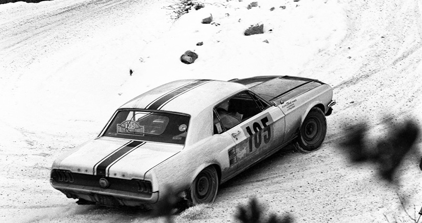 La Ford Mustang n°105 de Johnny Hallyday au Rallye de Monte-Carlo en 1967